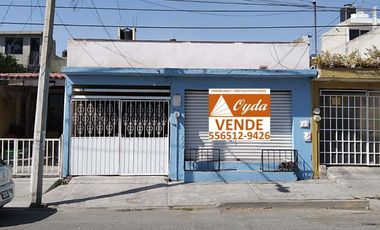 CASA EN VENTA DE UN NIVEL Y LOCAL COMERCIAL EN VILLA DE LAS FLORES