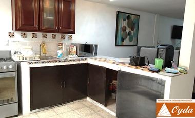 CASA EN VENTA DE UN NIVEL Y LOCAL COMERCIAL EN VILLA DE LAS FLORES