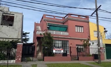 Casa de 5 ambientes Morón Sur