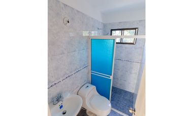 Venta, Casa con 2 apartamentos, local Sa Francisco, Santa Marta.