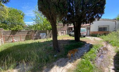 VENTA DE CASA 3 AMBIENTES A RECICLAR - ZONA COMERCIAL - LOTE DE 400 M² - MONTE GRANDE