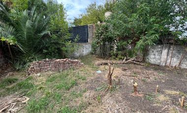 VENTA DE CASA 3 AMBIENTES A RECICLAR - ZONA COMERCIAL - LOTE DE 400 M² - MONTE GRANDE