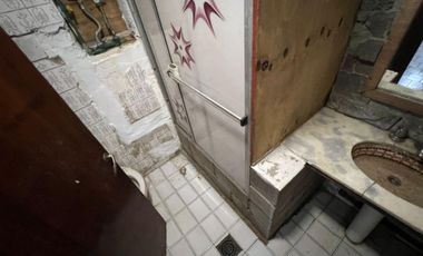 VENTA DE CASA 3 AMBIENTES A RECICLAR - ZONA COMERCIAL - LOTE DE 400 M² - MONTE GRANDE