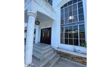 Casa en Altos del Golf - Negociable - 5,000$