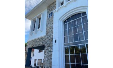 Casa en Altos del Golf - Negociable - 5,000$