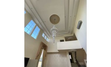 Casa en Altos del Golf - Negociable - 5,000$