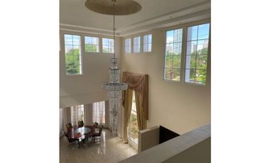 Casa en Altos del Golf - Negociable - 5,000$