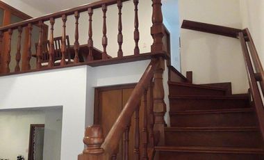 Excelente chalet de 6 ambientes en Andrade y Rejon