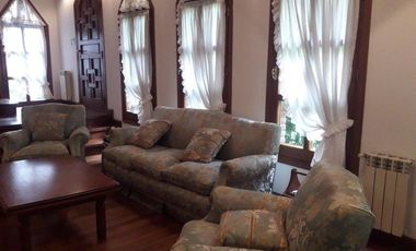 Excelente chalet de 6 ambientes en Andrade y Rejon