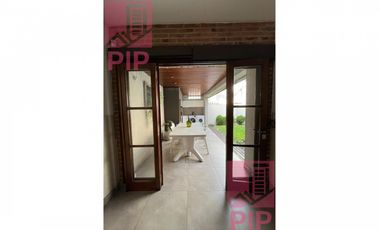 Chalet en Venta Villa Sarmiento / Moron (B110 715)