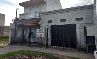 Casa PH en venta en Quilmes Oeste