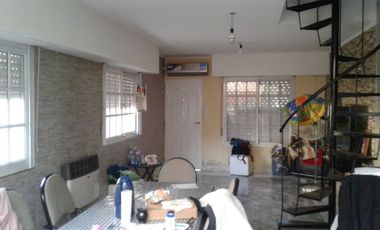Casa PH en venta en Quilmes Oeste