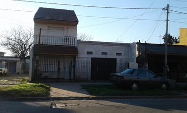 Casa PH en venta en Quilmes Oeste