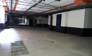 edificio en arriendo/venta en el chico. Cod V2405