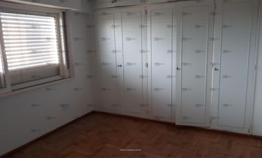 BARBARO VENDE DEPERTAMENTO CON BAULERA EN EL CENTRO DE SAN MARTIN