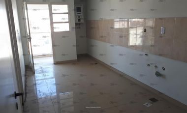 BARBARO VENDE DEPERTAMENTO CON BAULERA EN EL CENTRO DE SAN MARTIN