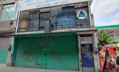 Se vende edificio con dos locales en la Colonia Tacuba