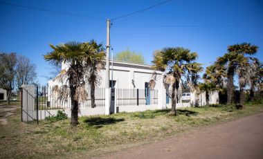 Casa de campo reciclada a nueva en Beguerie, partido de Roque Pérez