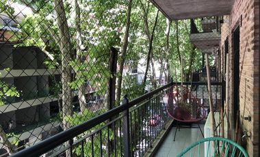 Venta departamento 4 ambientes con dependencia y cochera