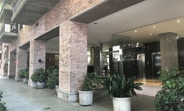 Venta departamento 4 ambientes con dependencia y cochera