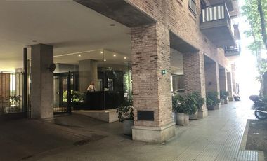 Venta departamento 4 ambientes con dependencia y cochera