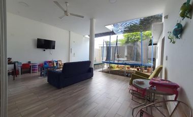 casa en venta en quinta oriental. Cod V2095
