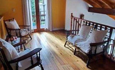 EXCELENTE CHALET DE 6 AMBIENTES SOBRE LOTE DE 980m2 EN SIERRA DE LOS PADRES