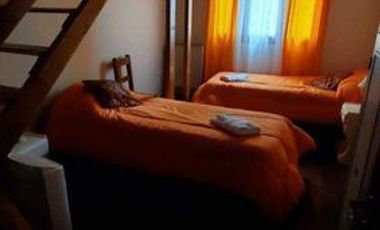 EXCELENTE CHALET DE 6 AMBIENTES SOBRE LOTE DE 980m2 EN SIERRA DE LOS PADRES