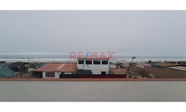 Muy Linda Casa De 3 Pisos En Venta En Playa Arica