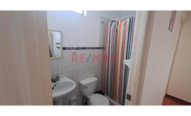 Muy Linda Casa De 3 Pisos En Venta En Playa Arica