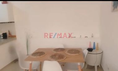 Muy Linda Casa De 3 Pisos En Venta En Playa Arica