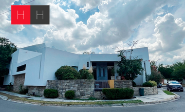 Casa equipada en venta Contry al Sur de Monterrey