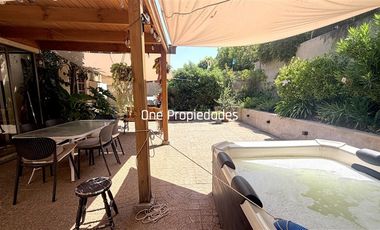 Venta Casa 4D3B cerca Municipalidad Peñalolen terreno 205m