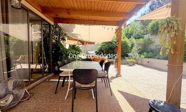 Venta Casa 4D3B cerca Municipalidad Peñalolen terreno 205m