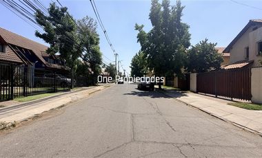 Venta Casa 4D3B cerca Municipalidad Peñalolen terreno 205m