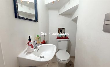 Venta Casa 4D3B cerca Municipalidad Peñalolen terreno 205m