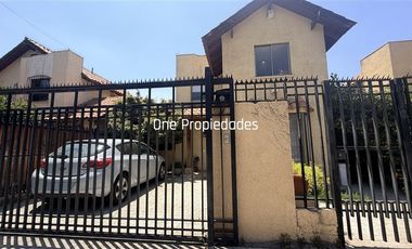 Venta Casa 4D3B cerca Municipalidad Peñalolen terreno 205m