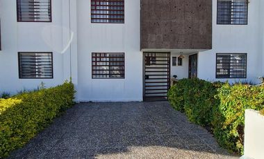 RENTA CASA AMUEBLADA EN HACIENDA VIÑEDOS