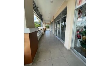 VILLALOBOS PLAZA/LOCALES $950/ALQUILER