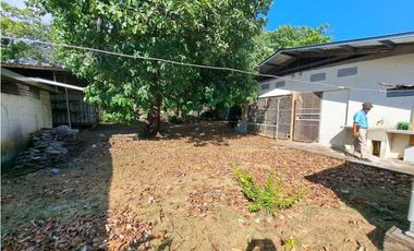 EN DOLEGUITA FINCA QUE ABARCA ESQUINA