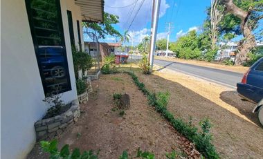 EN DOLEGUITA FINCA QUE ABARCA ESQUINA