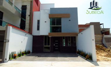 Casa en venta con 4 Recámaras en Coatepec Veracruz