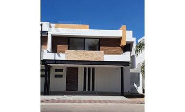Casa 4 recámaras, entrega inmediada. Cerrada Vigilancia 24/7, El Pueblito