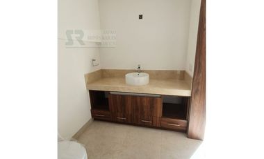 Casa 4 recámaras, entrega inmediada. Cerrada Vigilancia 24/7, El Pueblito