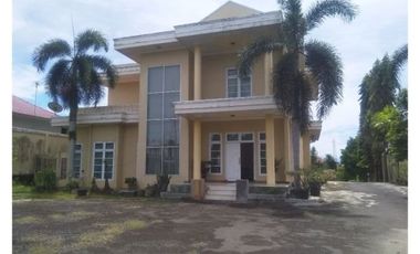 RUMAH MEWAH DI JALAN TRIBRATA LINGKAR BARAT KOTA BENGKULU