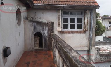 CASA ESTILO COLONIAL   C/COCHERA/
