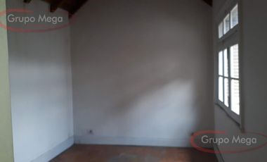 CASA ESTILO COLONIAL   C/COCHERA/