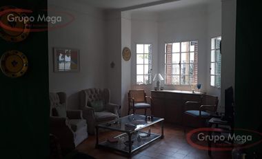 CASA ESTILO COLONIAL   C/COCHERA/