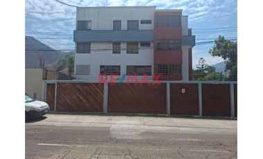 Venta De Lindo Departamento En Santiago De Surco.