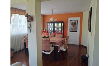 Venta De Lindo Departamento En Santiago De Surco.